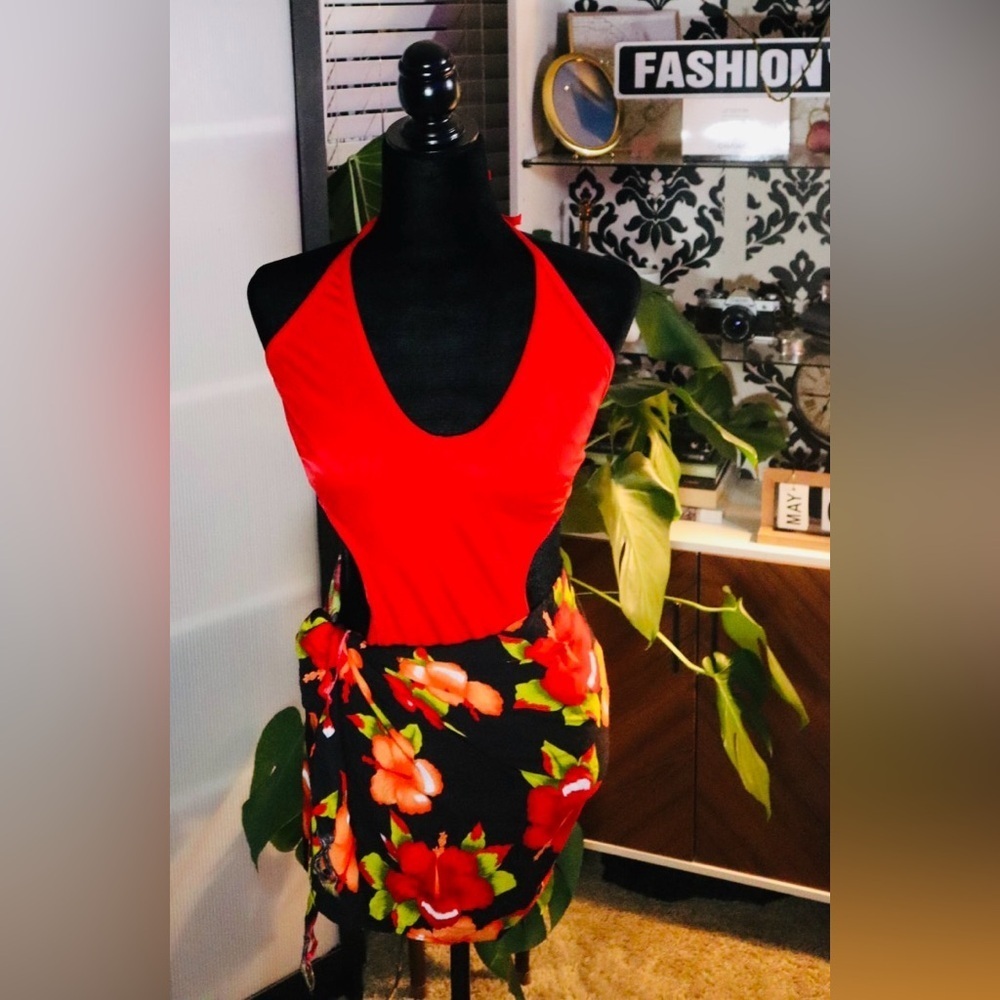 Sizzling 👀 red one-piece swimsuit NWOT - Picture 2 of 9
